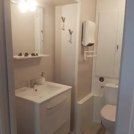 1915 Apartment *