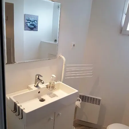 1915 Apartment *